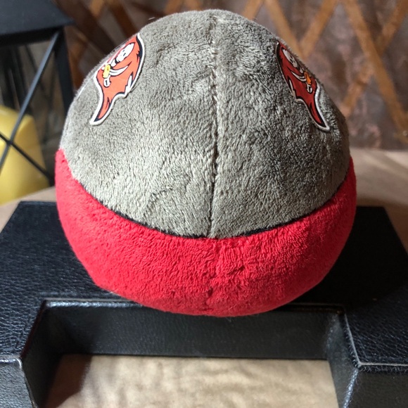 Round Buccaneers Plush Toy - Picture 4 of 11